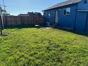 209 9th St in Crescent City, CA - Building Photo - Building Photo