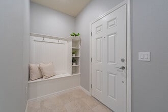 890 Paradise Dr in Davenport, FL - Foto de edificio - Building Photo