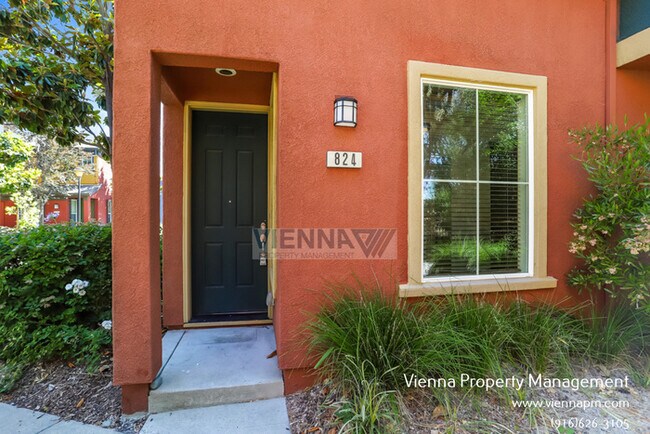 824 Gold Ln in West Sacramento, CA - Building Photo - Building Photo