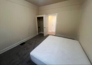 151-155 E 2nd St, Unit Apt E in Derry, PA - Building Photo - Building Photo