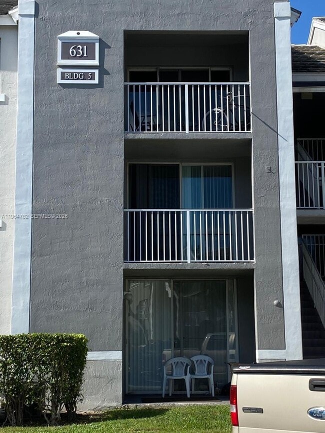 631 SW 111th Ln in Pembroke Pines, FL - Building Photo - Building Photo