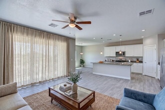 10261 W Concordia Dr in Arizona City, AZ - Building Photo - Building Photo