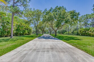 1900 SE Ranch Rd S in Jupiter, FL - Building Photo - Building Photo