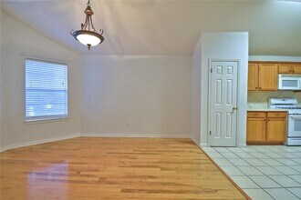 120 Greenside Ln in Georgetown, TX - Building Photo - Building Photo