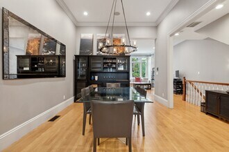 546 Columbus Ave, Unit 1 in Boston, MA - Foto de edificio - Building Photo
