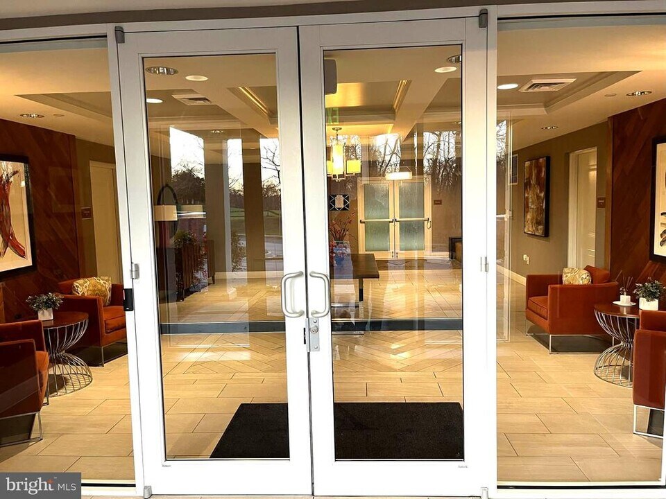 10520 Resort Road in Ellicott City, MD - Building Photo