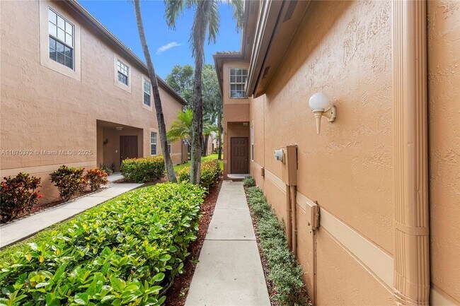 1440 Coronado Rd in Weston, FL - Building Photo - Building Photo