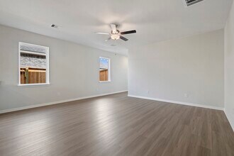 8930 Ice Quartz Dr in Arcola, TX - Building Photo - Building Photo