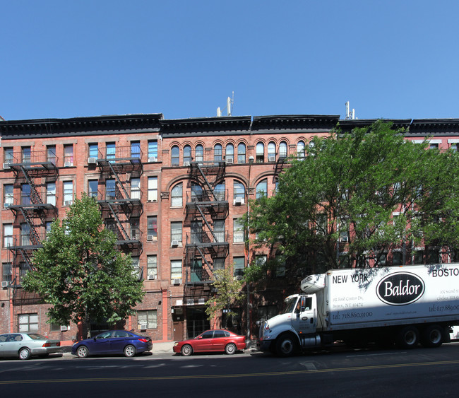 Hudson Piers in New York, NY - Building Photo - Building Photo