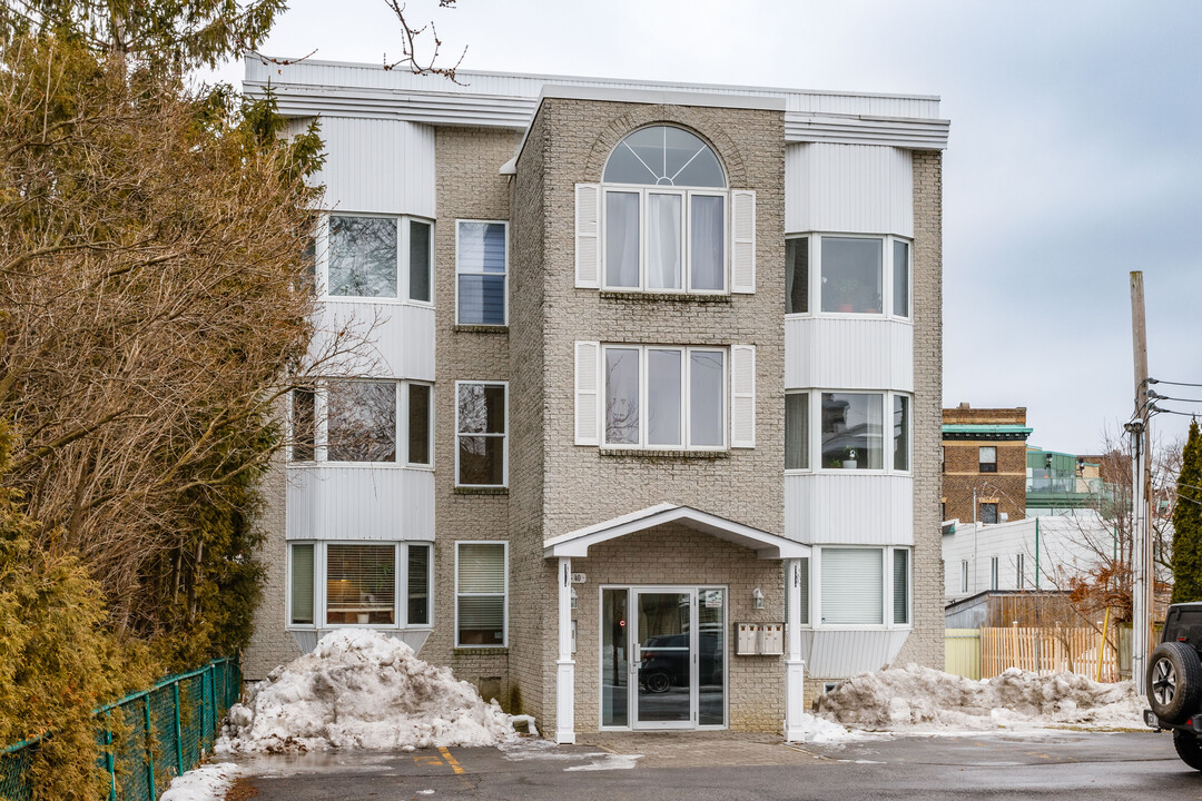 40 20E Av in Lachine, QC - Building Photo