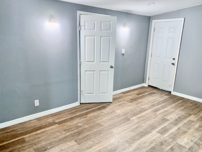 720 Menchaca St in San Antonio, TX - Foto de edificio - Building Photo