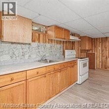 9597 Avery Ln in Windsor, ON - Building Photo - Building Photo