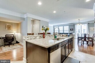 43985 Vaira Terrace in Chantilly, VA - Building Photo - Building Photo