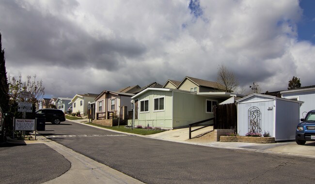 Lost Oak Mobilehome Park in Atascadero, CA - Building Photo - Building Photo