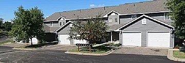 Water's Edge Townhomes in Watertown, MN - Building Photo