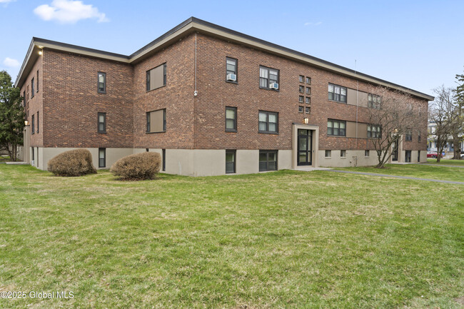 property at 421 Livingston Ave
