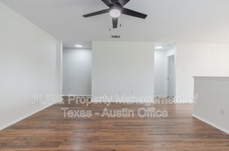 306 Quail Hollow Dr in Hutto, TX - Foto de edificio - Building Photo