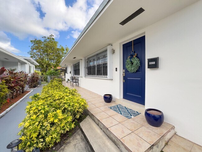 3360 SW 24th Ter-Unit -3360 in Miami, FL - Building Photo - Building Photo