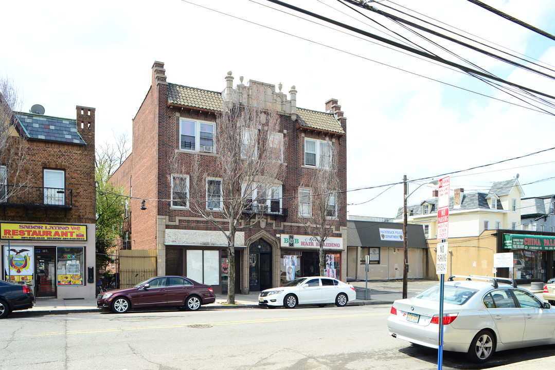 85 Anderson St in Hackensack, NJ - Building Photo