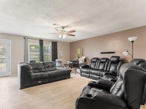 2208 Gontier Dr in Bay City, TX - Building Photo - Building Photo