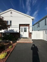 101 Rumney Rd, Unit 101 Rumney Rd Apt 2 in Revere, MA - Building Photo