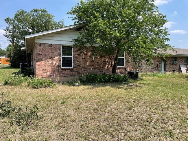 property at 15304 Tacon Ln