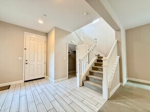 7107 Oswego Ct in Moorpark, CA - Building Photo - Building Photo