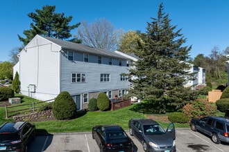 East Gate Condominiums in Hamden, CT - Building Photo - Building Photo