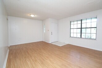 9541 Sunnehanna Blvd in Pensacola, FL - Building Photo - Building Photo