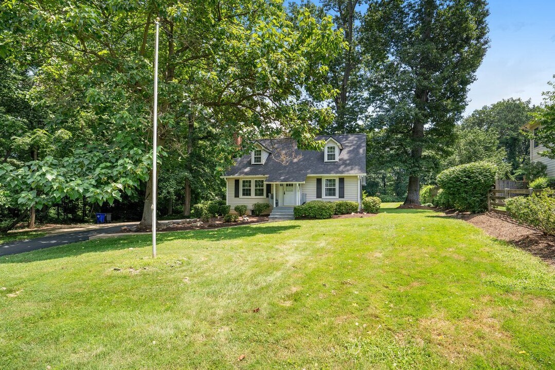 4617 Holly Ave in Fairfax, VA - Building Photo