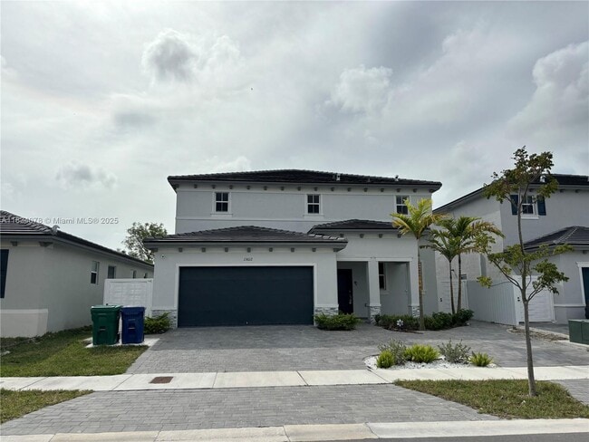 13612 SW 184th Ln in Quail Heights, FL - Building Photo - Building Photo