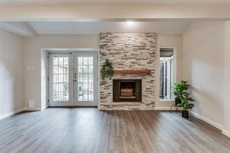 3112 Pin Oak Ct in Farmers Branch, TX - Building Photo - Building Photo