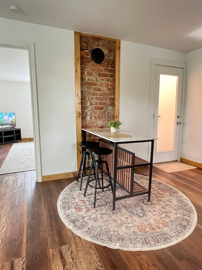 104 1st St in Cynthiana, KY - Foto de edificio - Building Photo