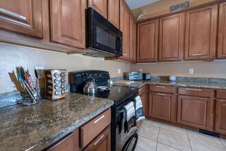 123 E Castlefield Cir in Tucson, AZ - Building Photo - Building Photo