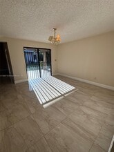 2812 SW 115th Ave in Miami, FL - Foto de edificio - Building Photo