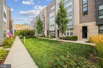 13411 Launders St in Herndon, VA - Building Photo - Building Photo
