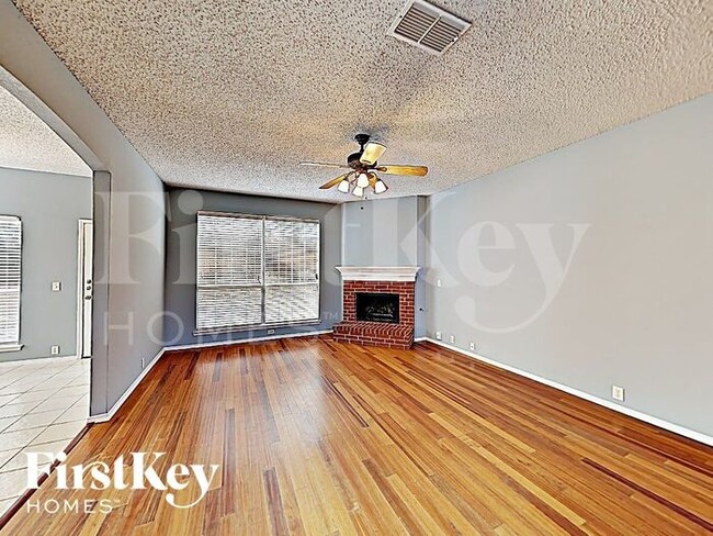 7885 Parkmount Ct in Fort Worth, TX - Building Photo - Building Photo