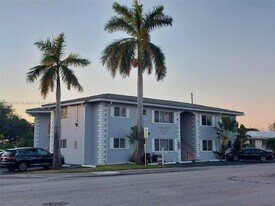 5801 NE 18th Ave in Fort Lauderdale, FL - Building Photo