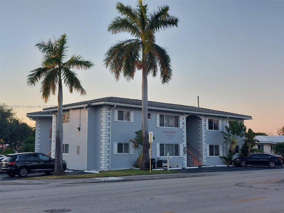 5801 NE 18th Ave in Fort Lauderdale, FL - Building Photo
