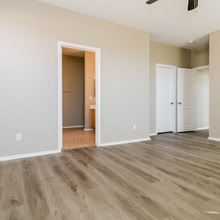 7005 S 30th Ln in Phoenix, AZ - Foto de edificio - Building Photo