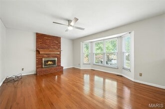 1043 Oakwood Farms Ln in Ballwin, MO - Building Photo - Building Photo