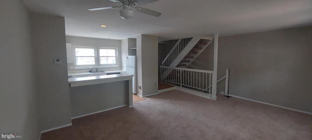 18939 Pine Ridge Ln in Germantown, MD - Building Photo