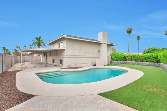 property at 3922 S Alder Dr