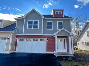 22 Newbury Ct in North Haven, CT - Building Photo - Building Photo