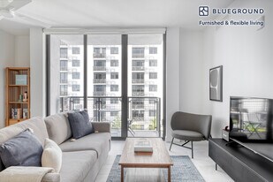 21 NE 22nd St in Miami, FL - Building Photo