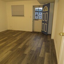 60 Elissa Ln-Unit -1 right side entry door in Yonkers, NY - Building Photo - Building Photo