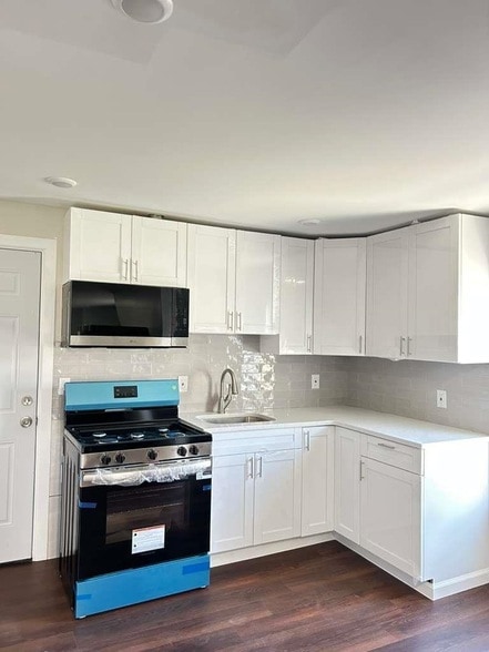 property at 8 Hampton St