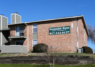 Normandale Manor in Fort Worth, TX - Foto de edificio - Building Photo