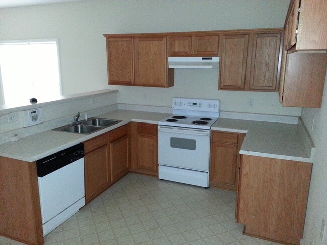 1608 Kay St in Greensboro, NC - Foto de edificio - Building Photo