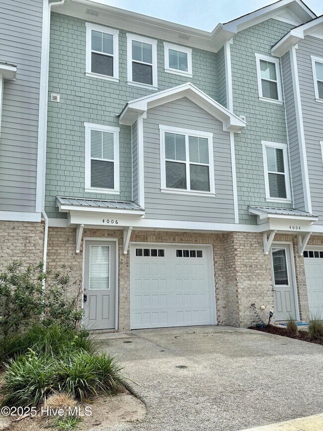 property at 4006 Tamarisk Ln